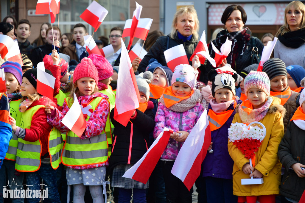 Ogólnopolskie śpiewanie hymnu państwowego