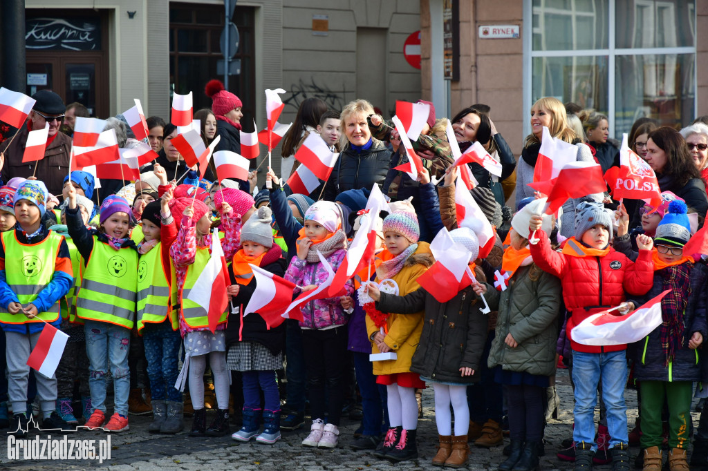 Ogólnopolskie śpiewanie hymnu państwowego