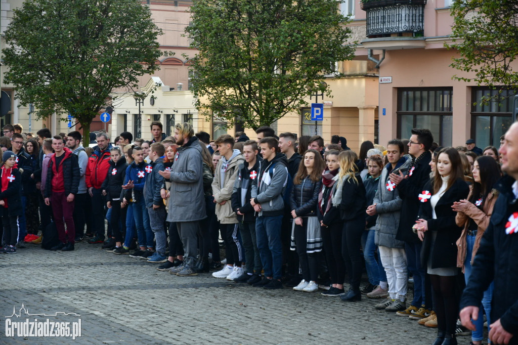 Ogólnopolskie śpiewanie hymnu państwowego
