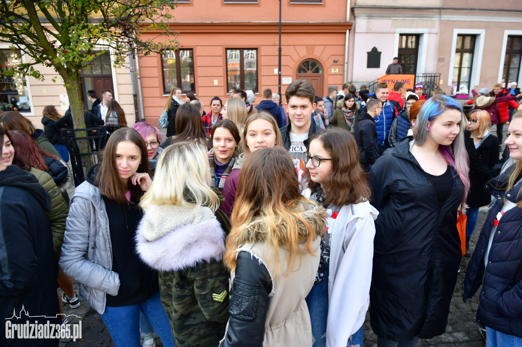 Ogólnopolskie śpiewanie hymnu państwowego