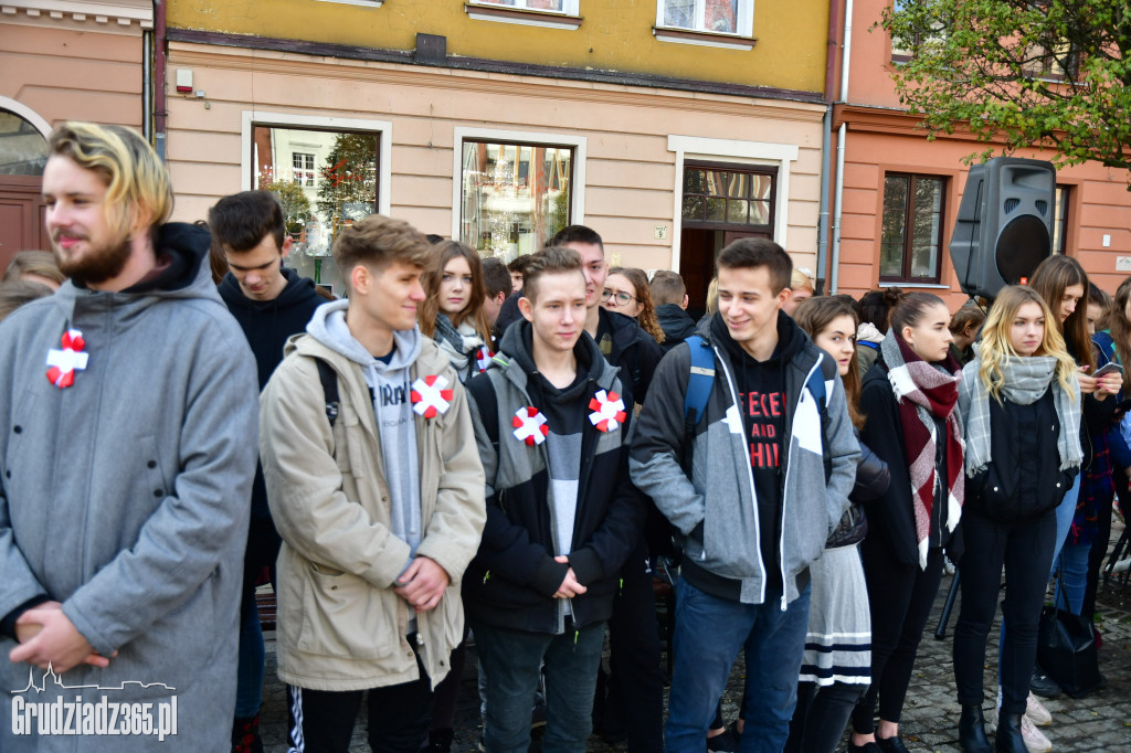 Ogólnopolskie śpiewanie hymnu państwowego