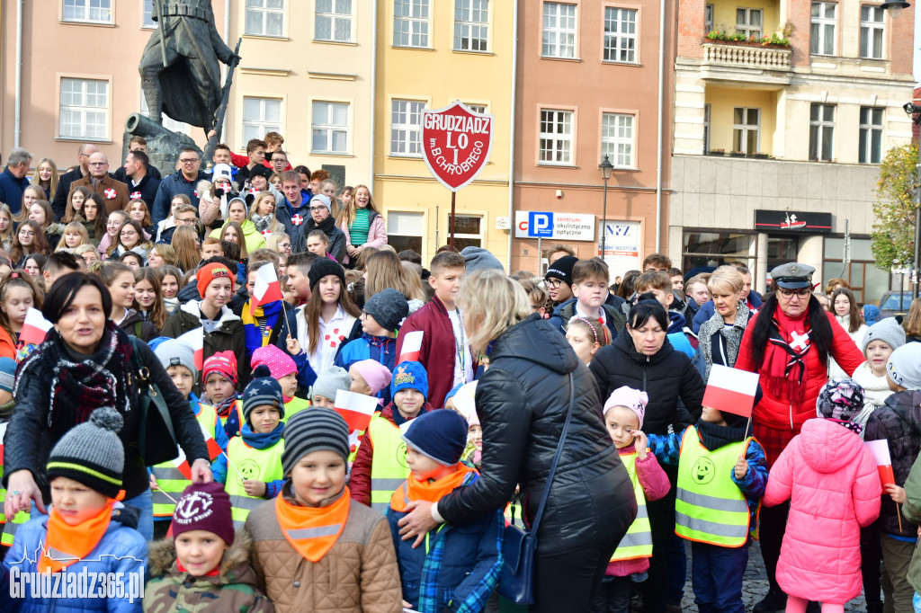 Ogólnopolskie śpiewanie hymnu państwowego