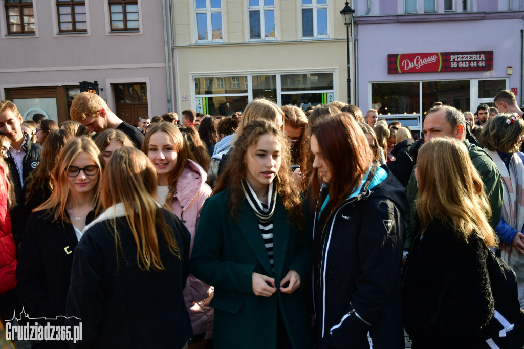 Ogólnopolskie śpiewanie hymnu państwowego