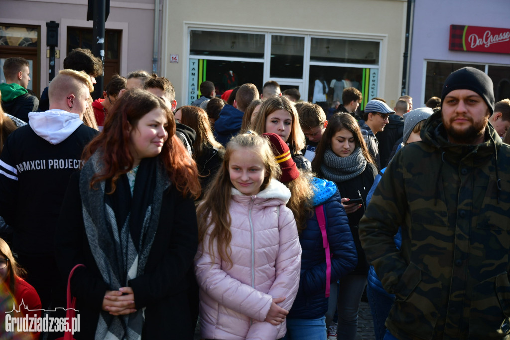 Ogólnopolskie śpiewanie hymnu państwowego