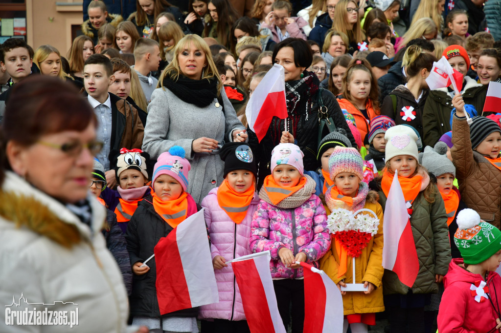 Ogólnopolskie śpiewanie hymnu państwowego