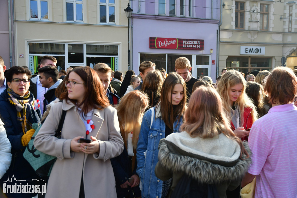Ogólnopolskie śpiewanie hymnu państwowego