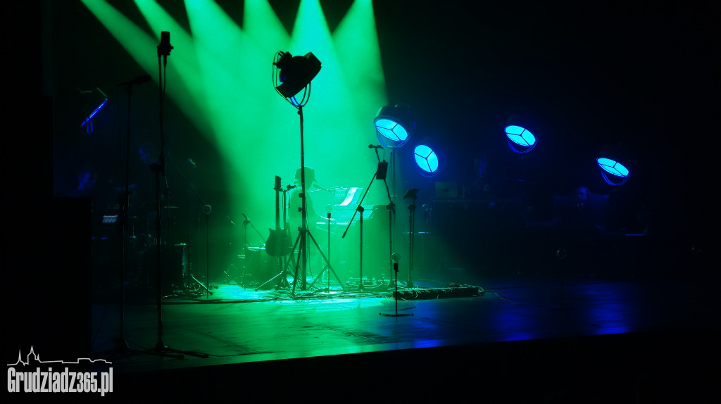 Kortez Przedpremierowo zagrał w Teatrze