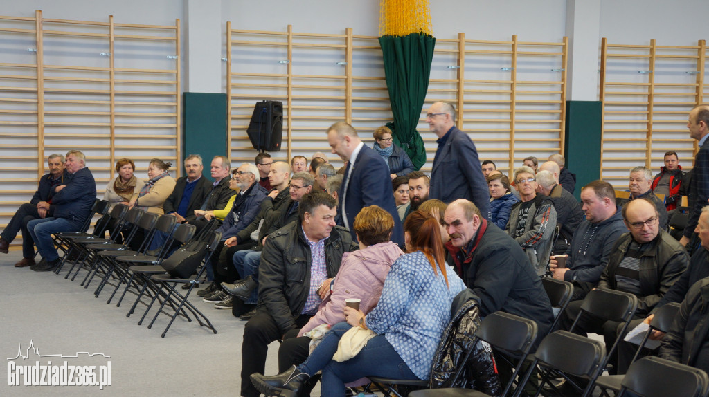Spotkanie rolników w Sztynwagu w sprawie firmy Ziarno
