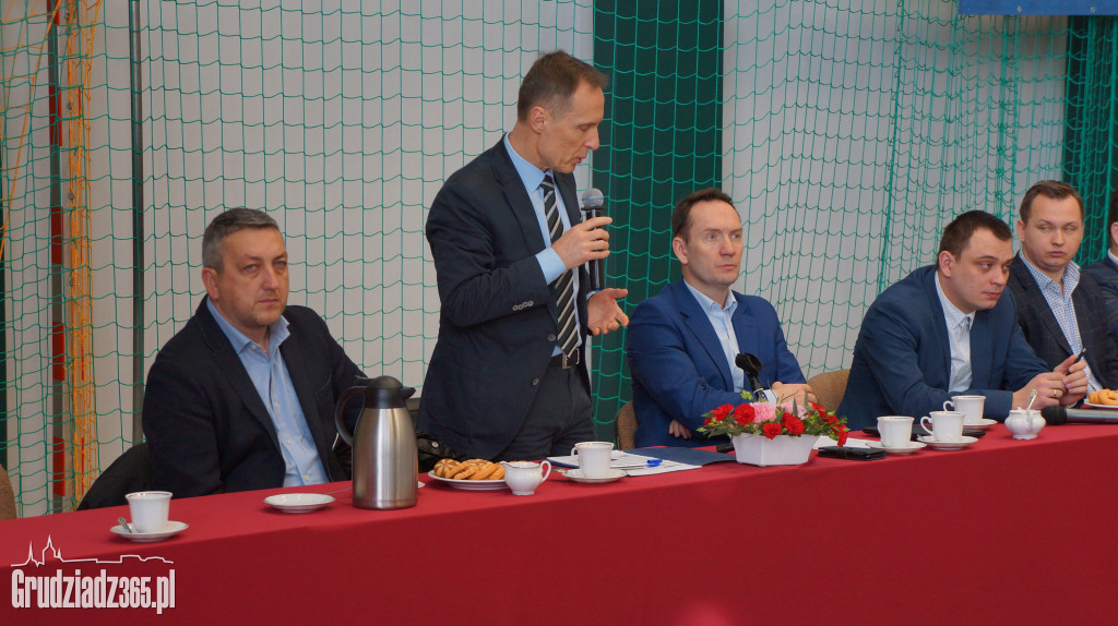 Spotkanie rolników w Sztynwagu w sprawie firmy Ziarno
