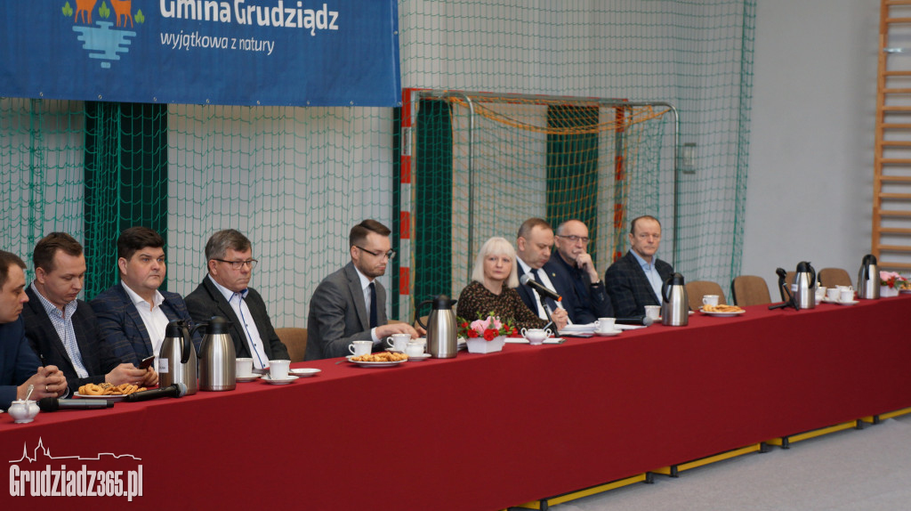 Spotkanie rolników w Sztynwagu w sprawie firmy Ziarno