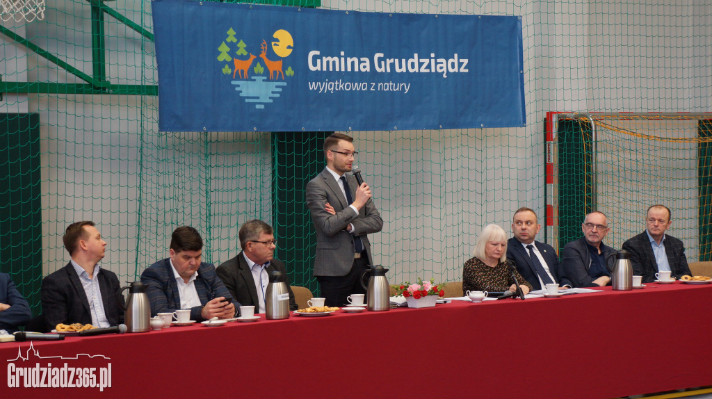 Spotkanie rolników w Sztynwagu w sprawie firmy Ziarno