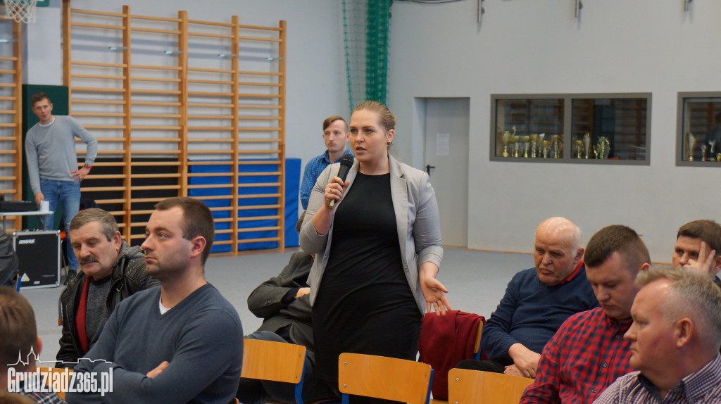 Spotkanie rolników w Sztynwagu w sprawie firmy Ziarno