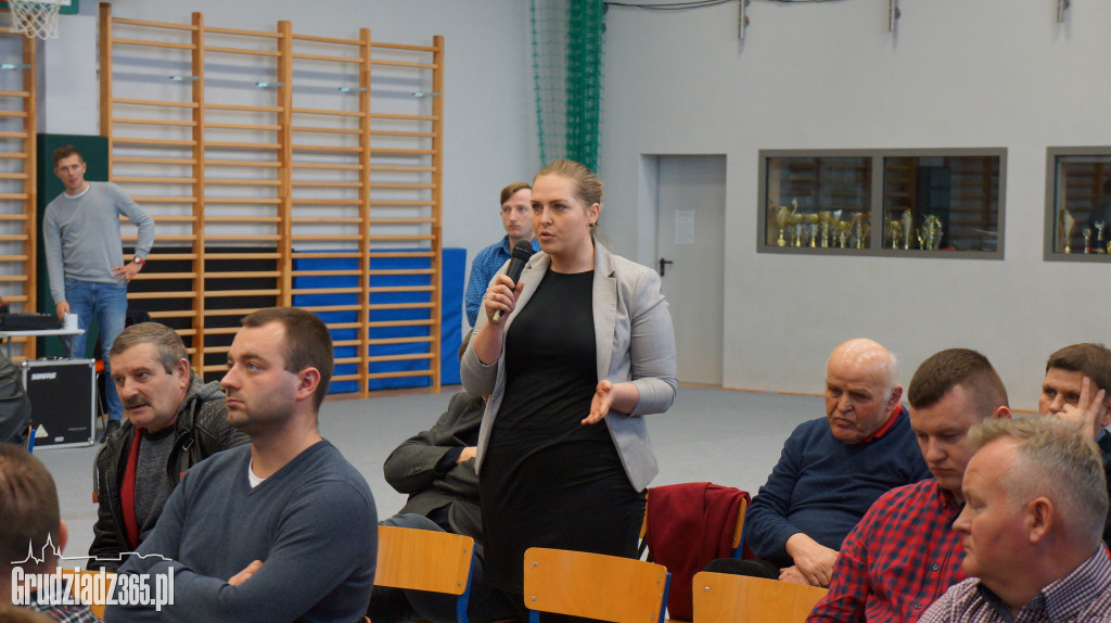 Spotkanie rolników w Sztynwagu w sprawie firmy Ziarno