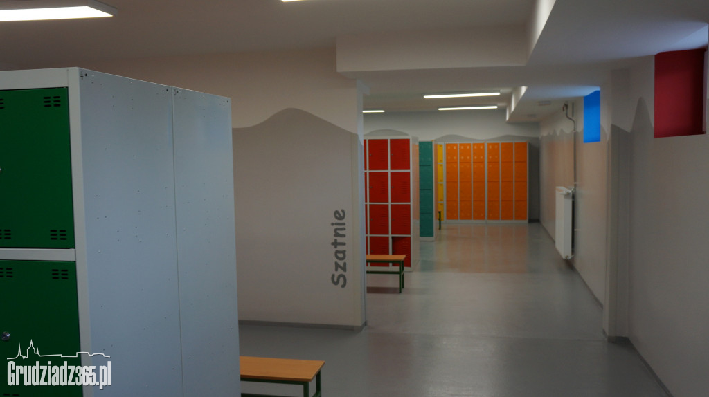Otwarcie wyremontowanych szatni w SP16