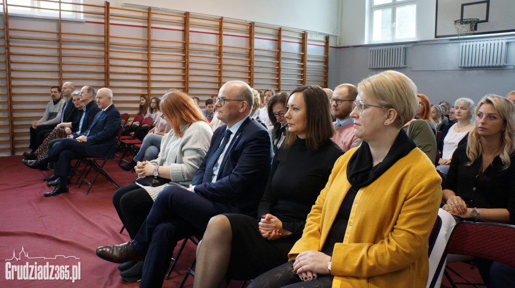 Otwarcie wyremontowanych szatni w SP16