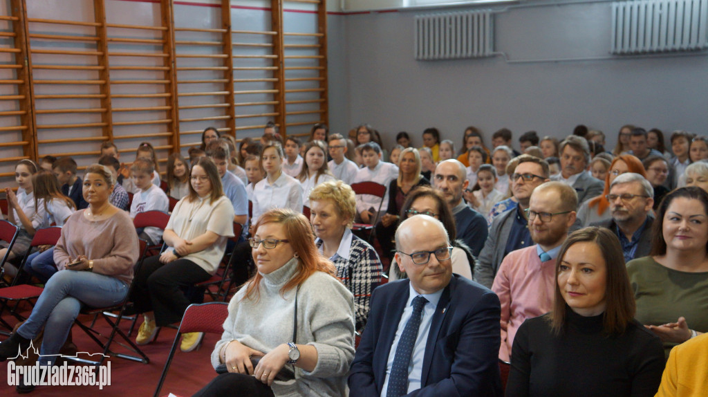 Otwarcie wyremontowanych szatni w SP16