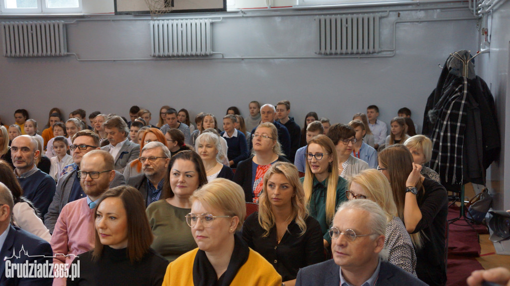 Otwarcie wyremontowanych szatni w SP16
