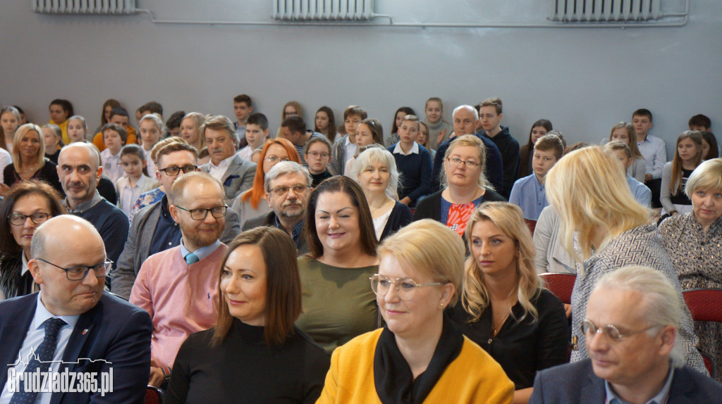 Otwarcie wyremontowanych szatni w SP16