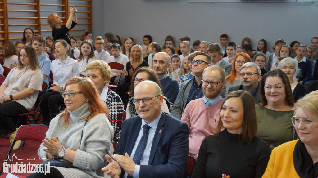 Otwarcie wyremontowanych szatni w SP16