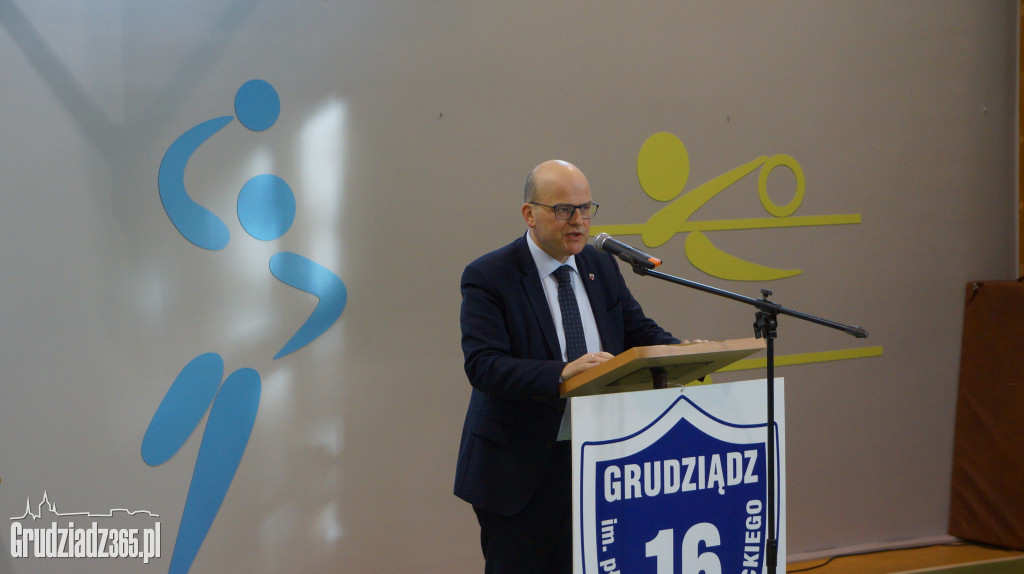 Otwarcie wyremontowanych szatni w SP16