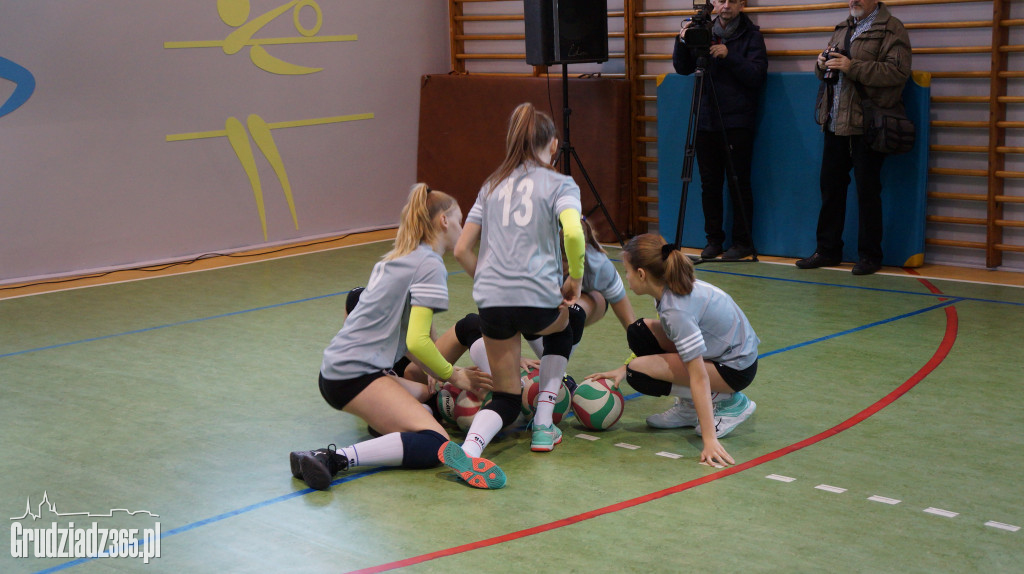 Otwarcie wyremontowanych szatni w SP16