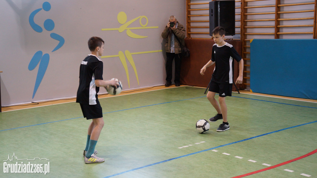 Otwarcie wyremontowanych szatni w SP16