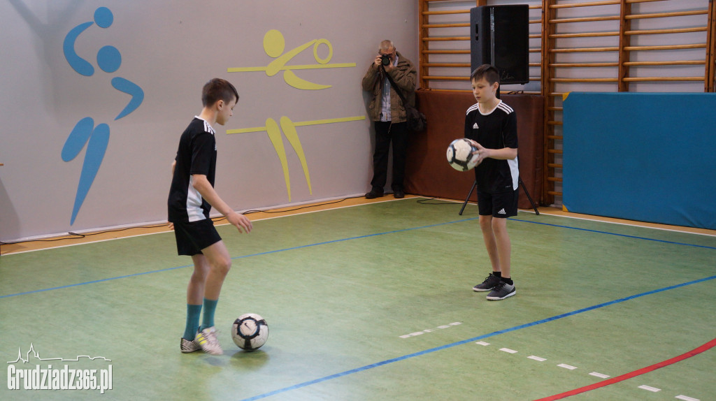 Otwarcie wyremontowanych szatni w SP16