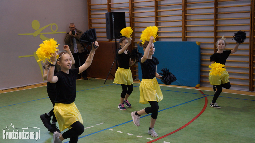 Otwarcie wyremontowanych szatni w SP16