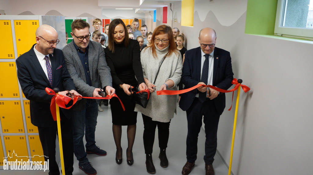 Otwarcie wyremontowanych szatni w SP16
