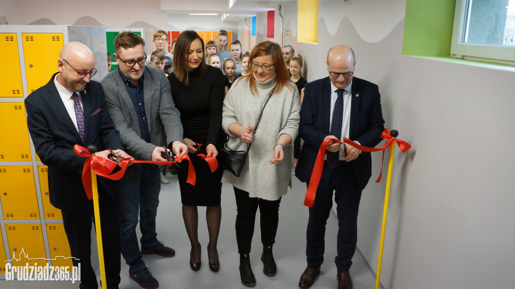 Otwarcie wyremontowanych szatni w SP16