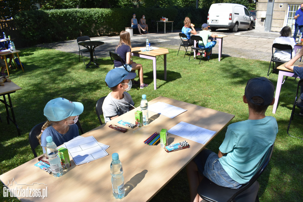 Warsztaty komiksowe dla dzieci w Bibliotece Miejskiej w Grudziądzu