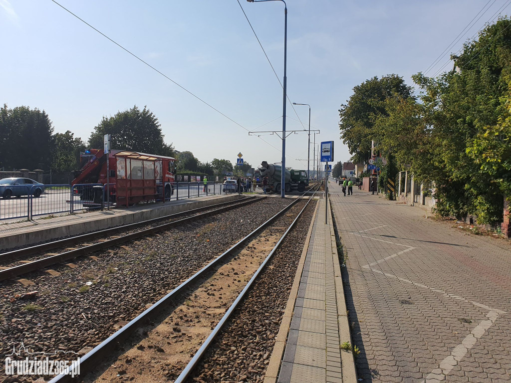 Samochód ciężarowy kontra tramwaj na Chełmińskiej w Grudziądzu