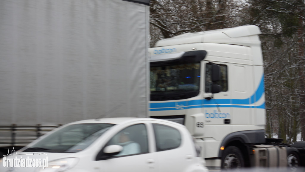 Koledzy żegnają kierowcę TIRa Kamila Murawskiego