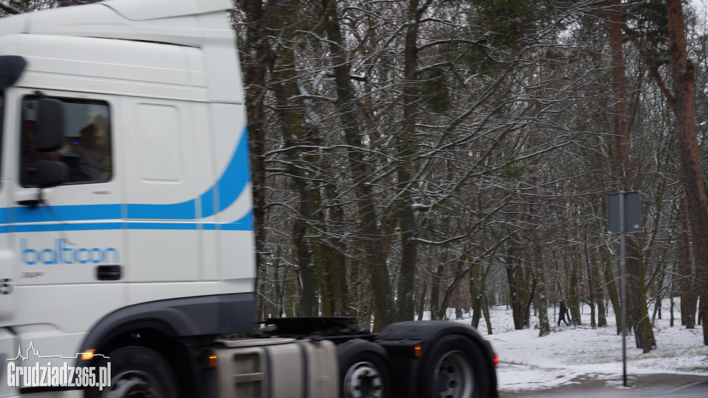 Koledzy żegnają kierowcę TIRa Kamila Murawskiego