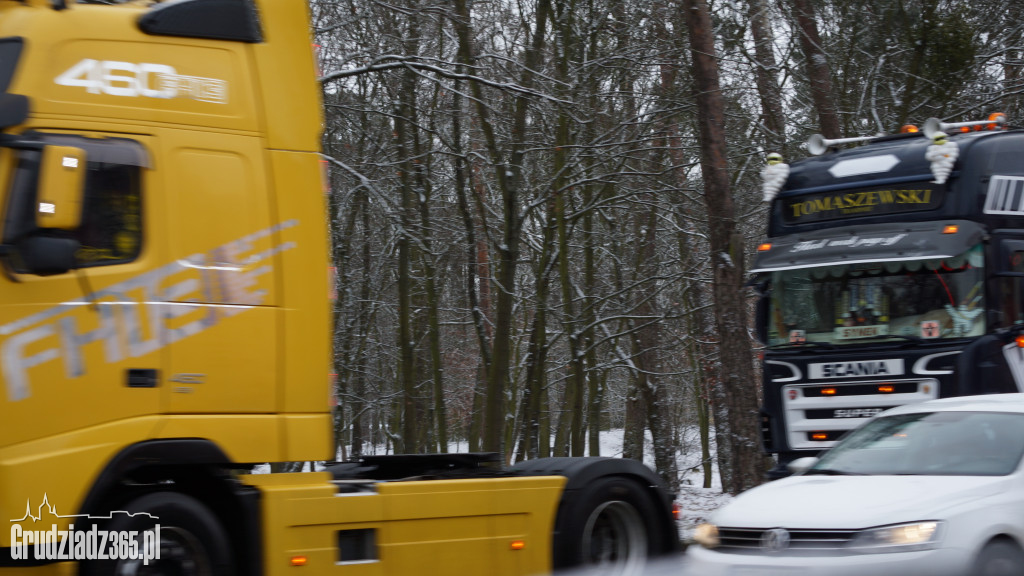 Koledzy żegnają kierowcę TIRa Kamila Murawskiego