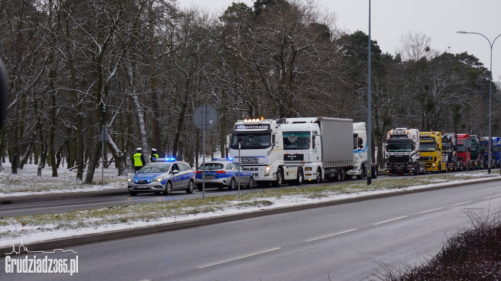 Koledzy żegnają kierowcę TIRa Kamila Murawskiego