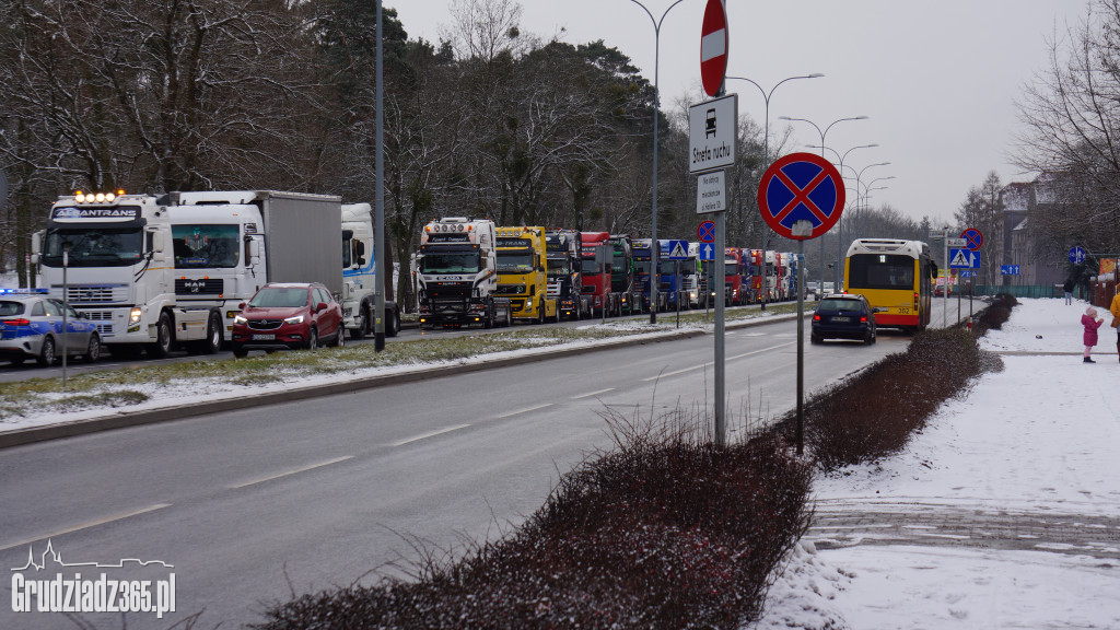 Koledzy żegnają kierowcę TIRa Kamila Murawskiego