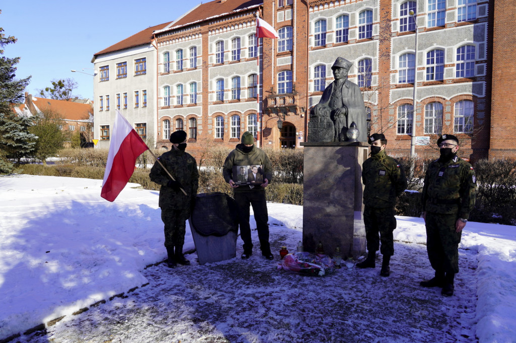 79. rocznica powstania Armii Krajowej. Skromne obchody