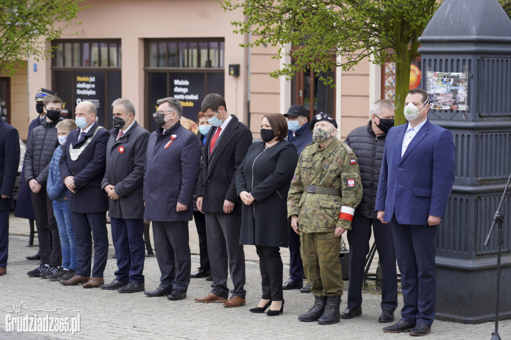 Obchody rocznicy uchwalenia Konstytucji 3 Maja. Uroczystość na Rynku w Grudziądzu