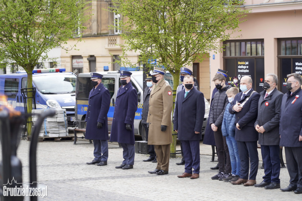 Obchody rocznicy uchwalenia Konstytucji 3 Maja. Uroczystość na Rynku w Grudziądzu