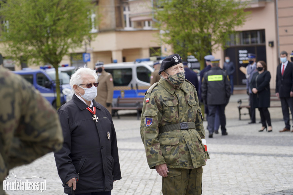 Obchody rocznicy uchwalenia Konstytucji 3 Maja. Uroczystość na Rynku w Grudziądzu
