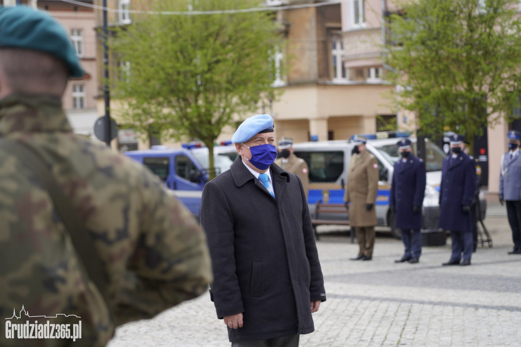 Obchody rocznicy uchwalenia Konstytucji 3 Maja. Uroczystość na Rynku w Grudziądzu