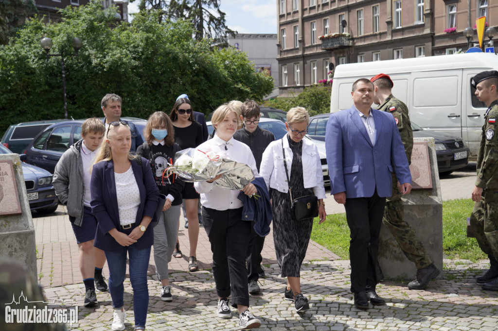 Święto Żandarmerii Wojskowej. Kwiaty pod pomnikiem Marszałka Piłsudskiego