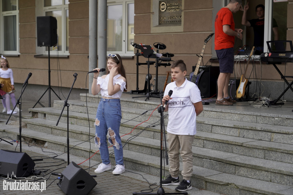 Festyn dla dzieci przed NOTem