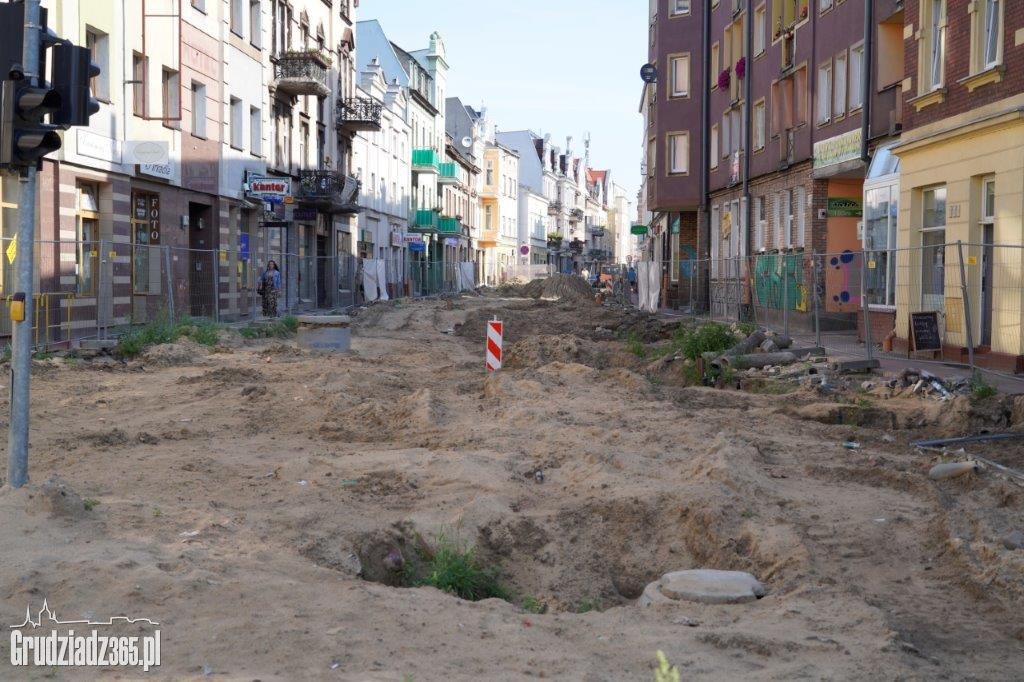 Remont torowiska na ulicy Toruńskiej i Al. 23 stycznia w Grudziądzu
