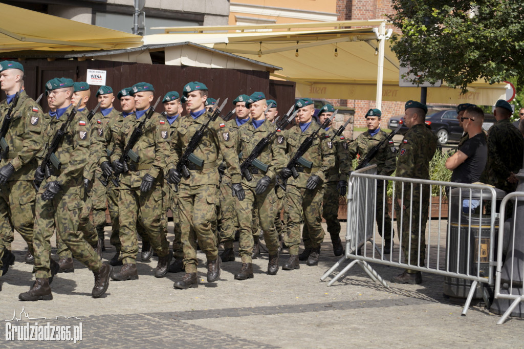 Grudziądz. Uroczyste obchody Święta Wojska Polskiego