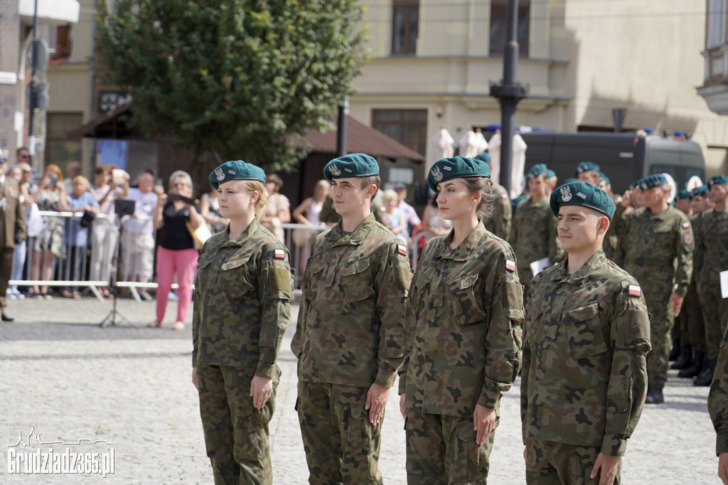Grudziądz. Uroczyste obchody Święta Wojska Polskiego