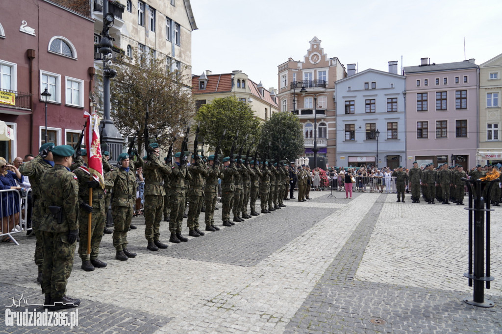 Grudziądz. Uroczyste obchody Święta Wojska Polskiego