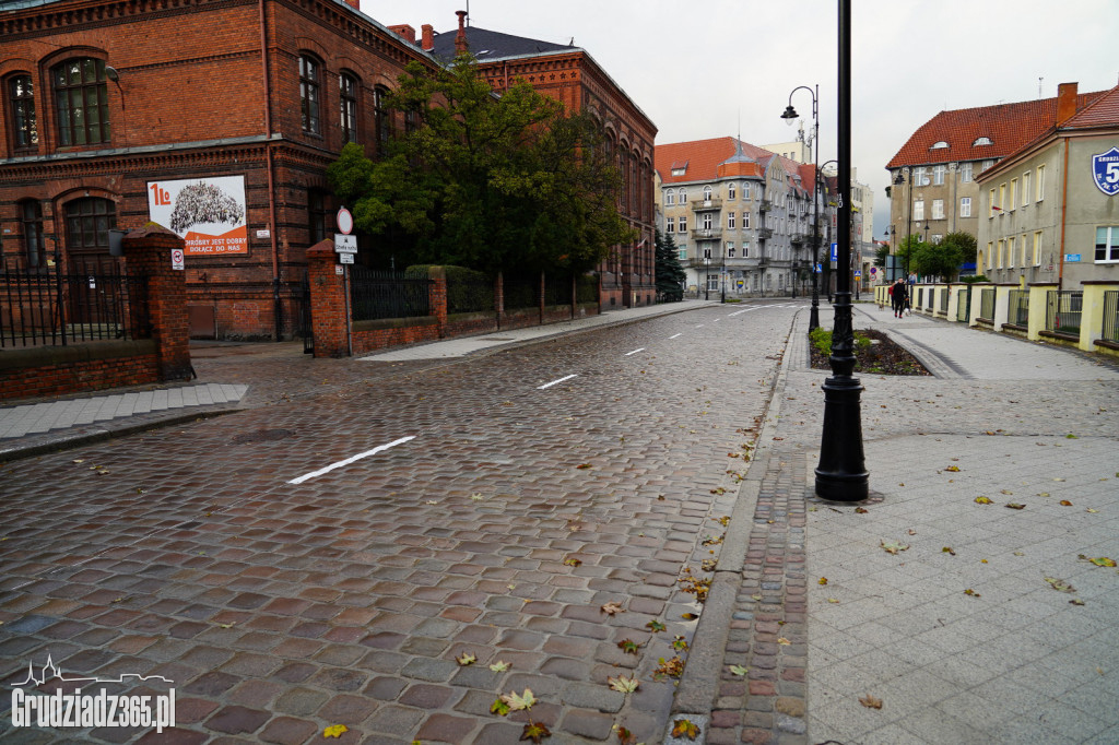 Oznakowanie poziome na Sienkiewicza w Grudziądzu