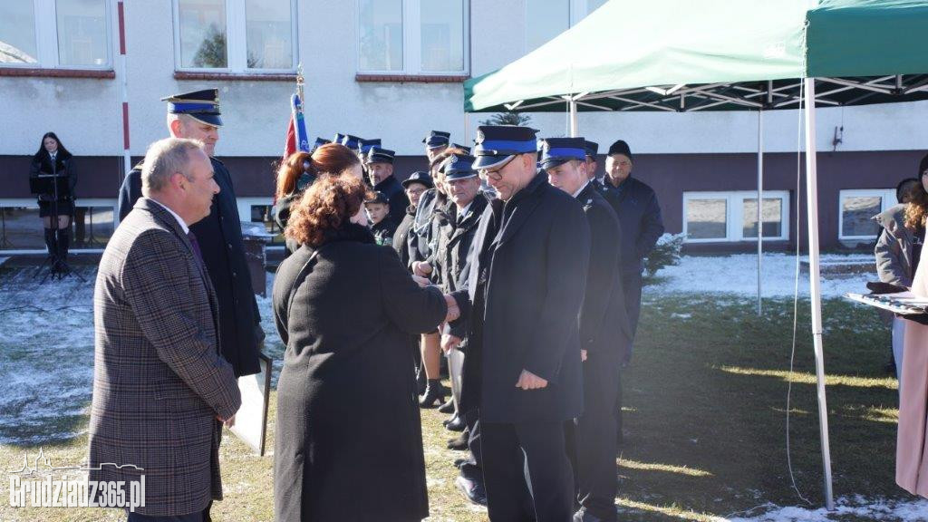 Przekazanie nowego wozu strażackiego w Dusocinie